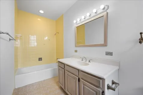 2440 North Lakeview Avenue Chicago IL 60614