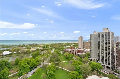 2440 North Lakeview Avenue Chicago IL 60614