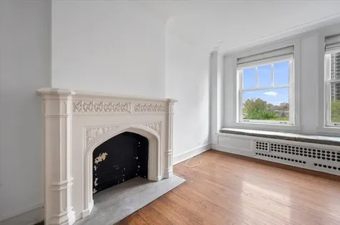 2440 North Lakeview Avenue Chicago IL 60614