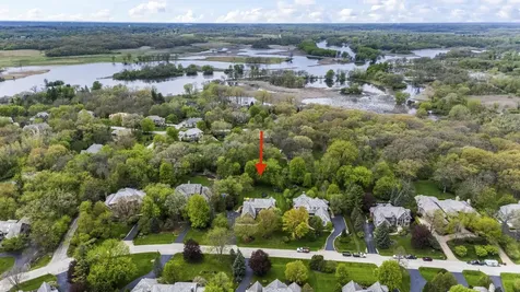 25568 North Countryside Drive Lake Barrington IL 60010