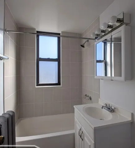 2704 North Sawyer Avenue Chicago IL 60647
