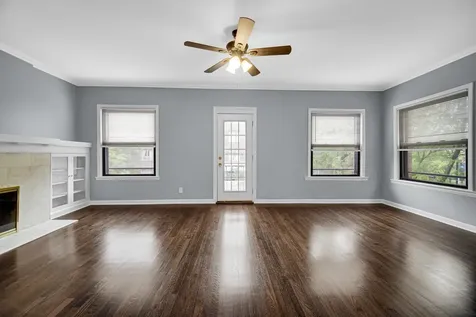 819 West Lawrence Avenue Chicago IL 60640