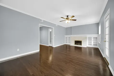819 West Lawrence Avenue Chicago IL 60640