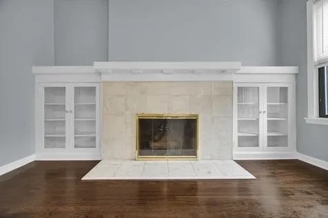 819 West Lawrence Avenue Chicago IL 60640