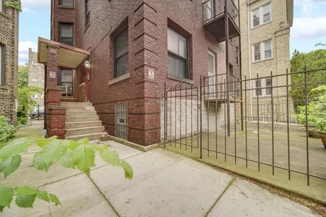 819 West Lawrence Avenue Chicago IL 60640