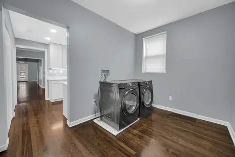 819 West Lawrence Avenue Chicago IL 60640