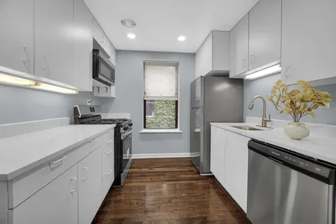 819 West Lawrence Avenue Chicago IL 60640