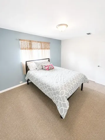 813 Valley Stream Drive Wheeling IL 60090