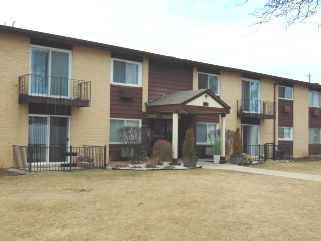 9588 North Terrace Place Des Plaines IL 60016