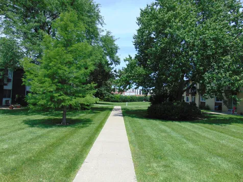 9588 North Terrace Place Des Plaines IL 60016