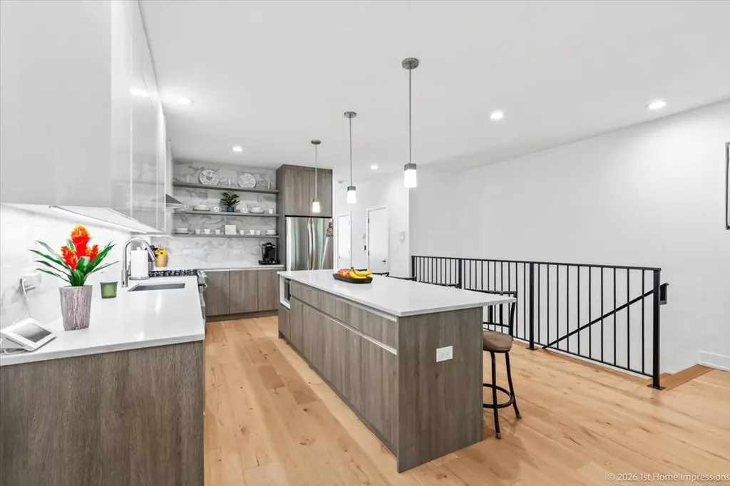 824 South Bell Avenue Chicago IL 60612