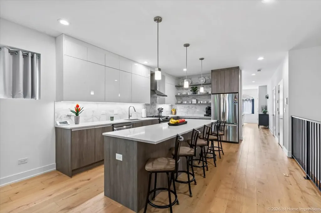 824 South Bell Avenue Chicago IL 60612