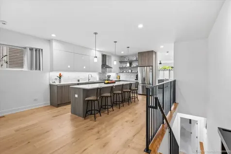 824 South Bell Avenue Chicago IL 60612