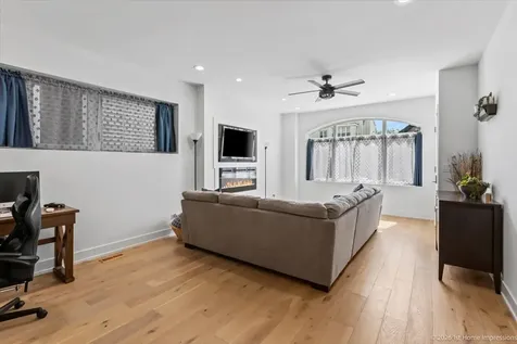 824 South Bell Avenue Chicago IL 60612