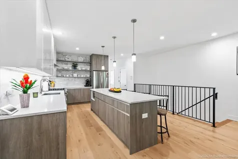 824 South Bell Avenue Chicago IL 60612