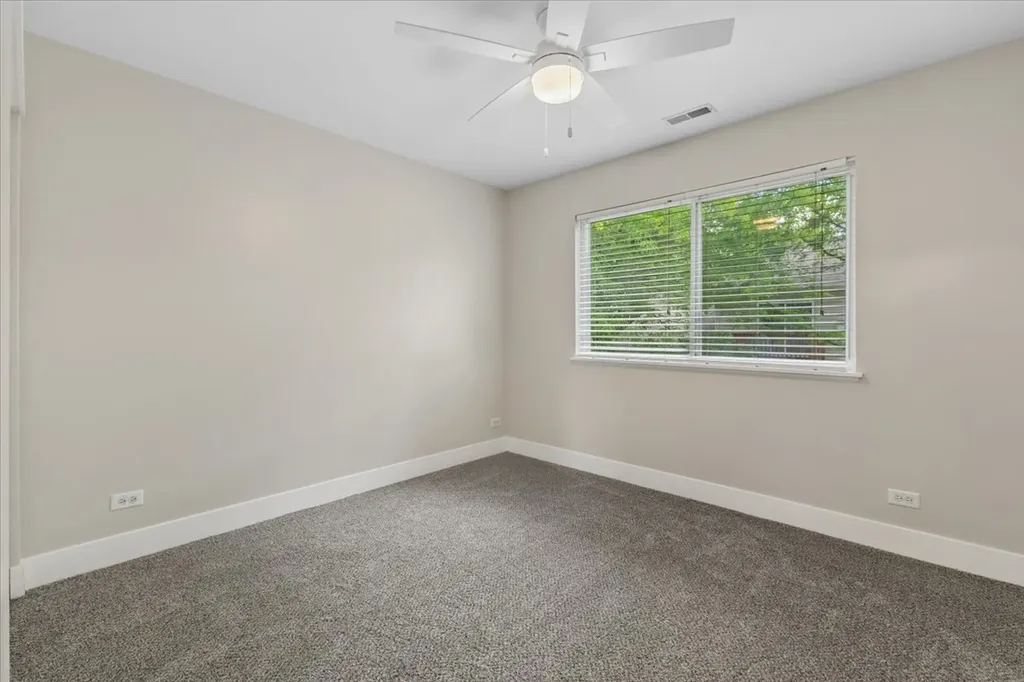 369 Abington Woods Drive Aurora IL 60502