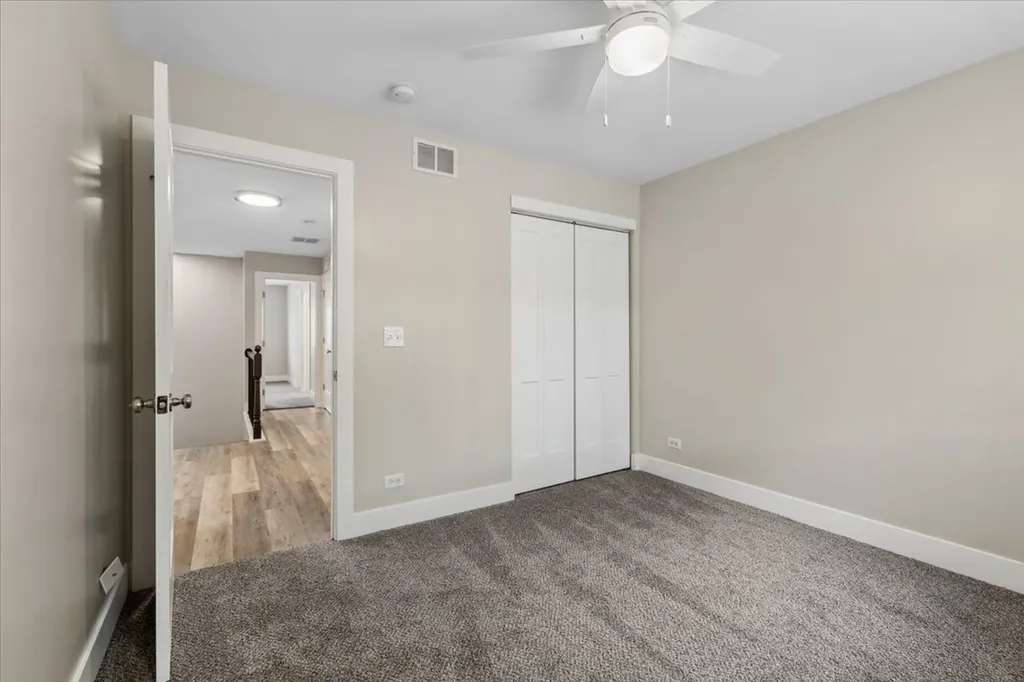 369 Abington Woods Drive Aurora IL 60502