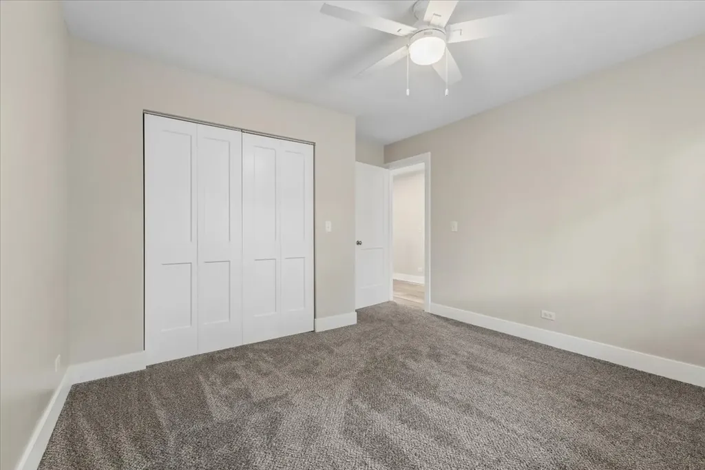 369 Abington Woods Drive Aurora IL 60502