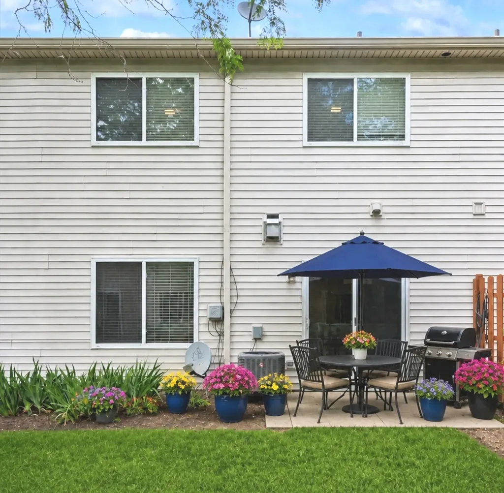 369 Abington Woods Drive Aurora IL 60502