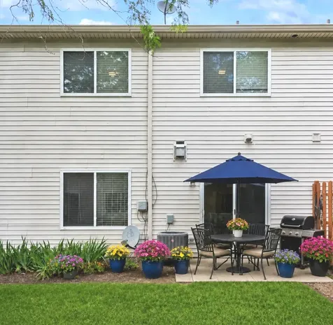 369 Abington Woods Drive Aurora IL 60502