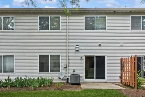 369 Abington Woods Drive Aurora IL 60502