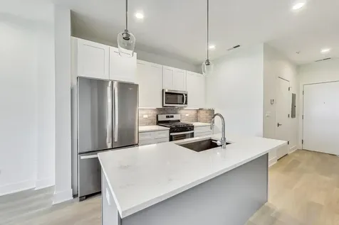 3355 North Southport Avenue Chicago IL 60657