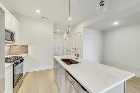 3355 North Southport Avenue Chicago IL 60657