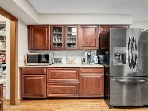 612 Stuart Drive Carol Stream IL 60188