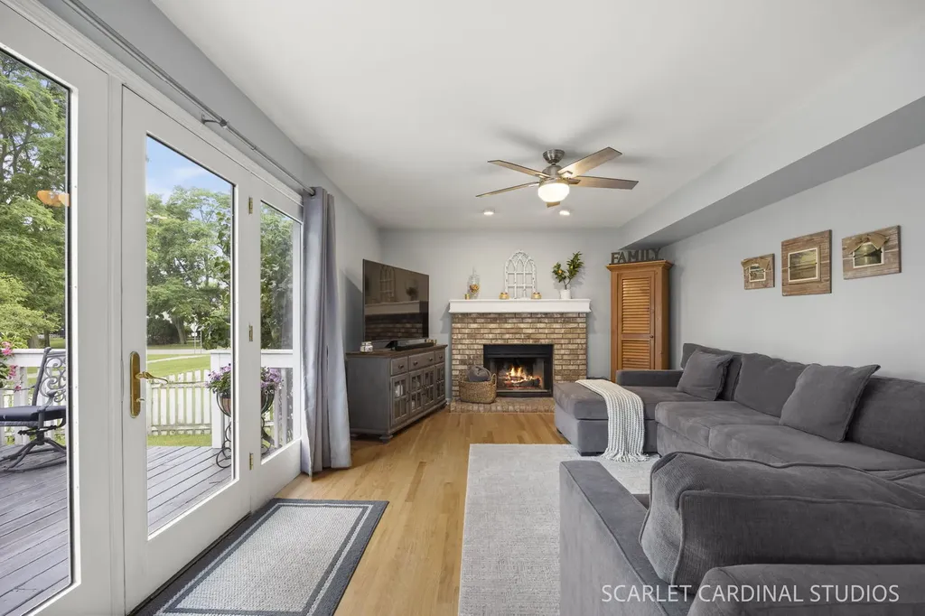 56 Forestview Lane Aurora IL 60502
