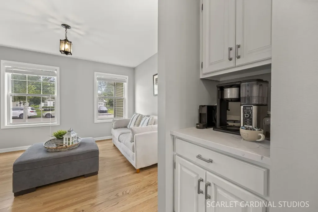 56 Forestview Lane Aurora IL 60502