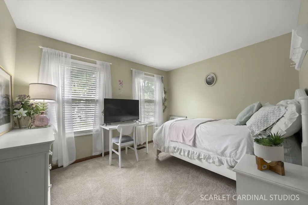 56 Forestview Lane Aurora IL 60502