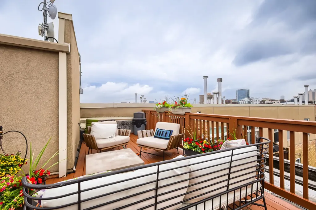 525 North Ada Street Chicago IL 60642