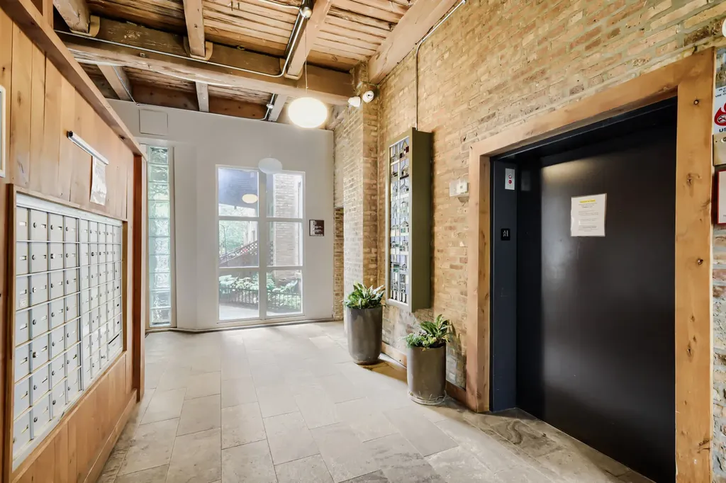 525 North Ada Street Chicago IL 60642