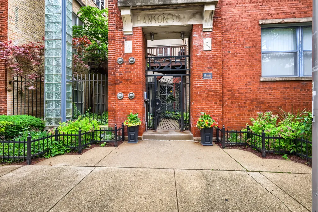 525 North Ada Street Chicago IL 60642
