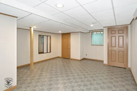 319 Mallards Cove Beecher IL 60401
