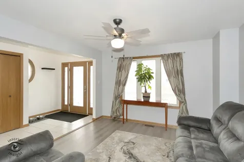 319 Mallards Cove Beecher IL 60401
