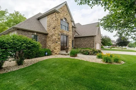 2104 Sinclair Court Bloomington IL 61704