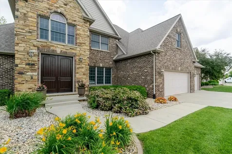 2104 Sinclair Court Bloomington IL 61704