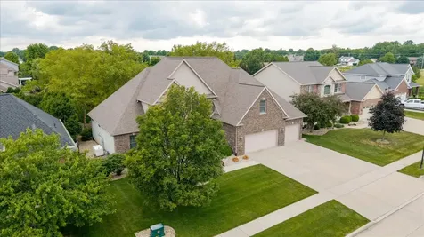 2104 Sinclair Court Bloomington IL 61704