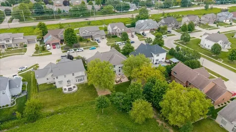 2104 Sinclair Court Bloomington IL 61704