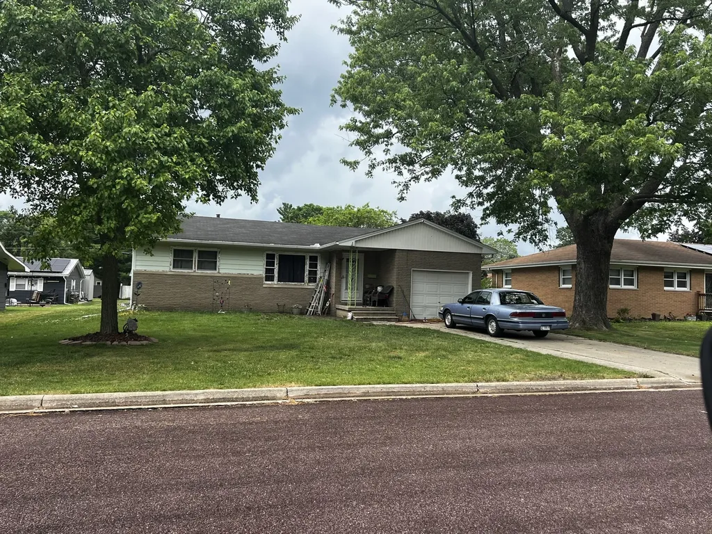 617 South Melvin Street Gibson City IL 60936