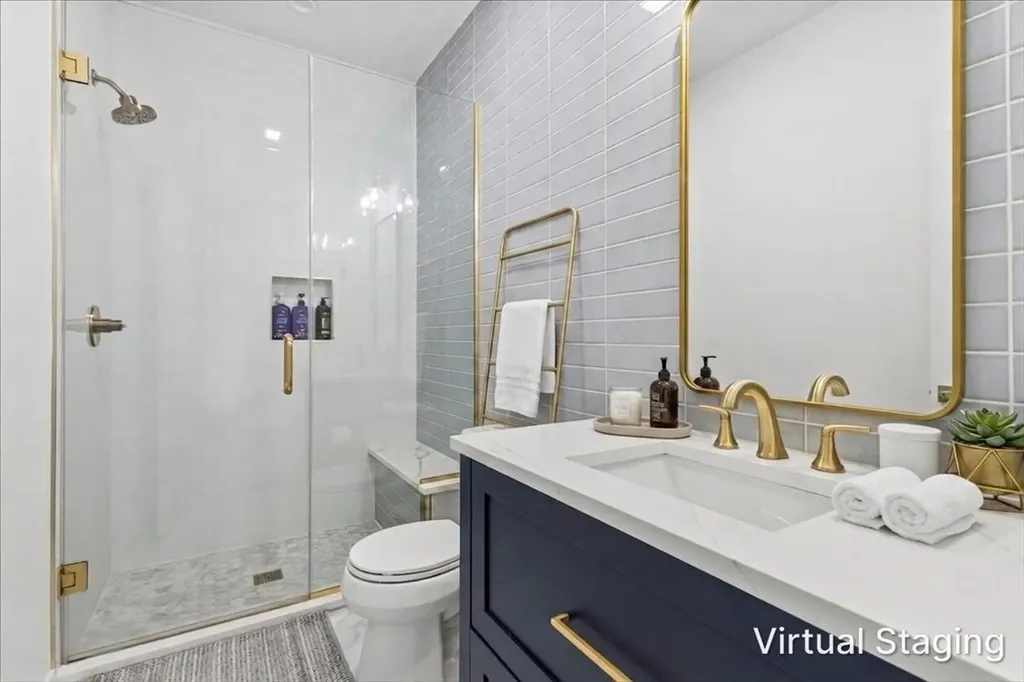 3856 North Whipple Street Chicago IL 60618