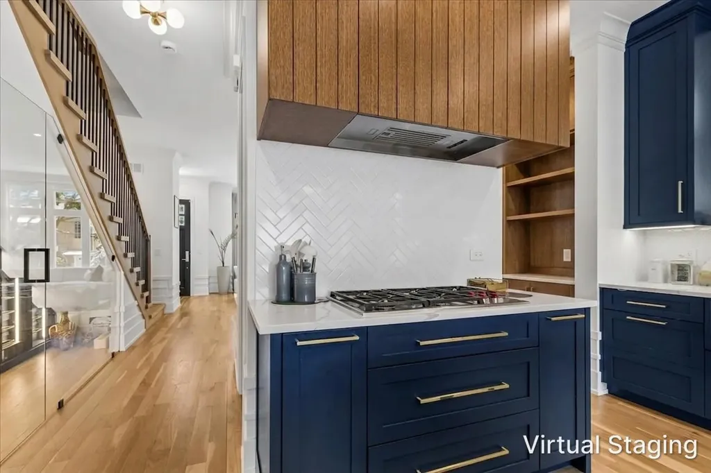 3856 North Whipple Street Chicago IL 60618