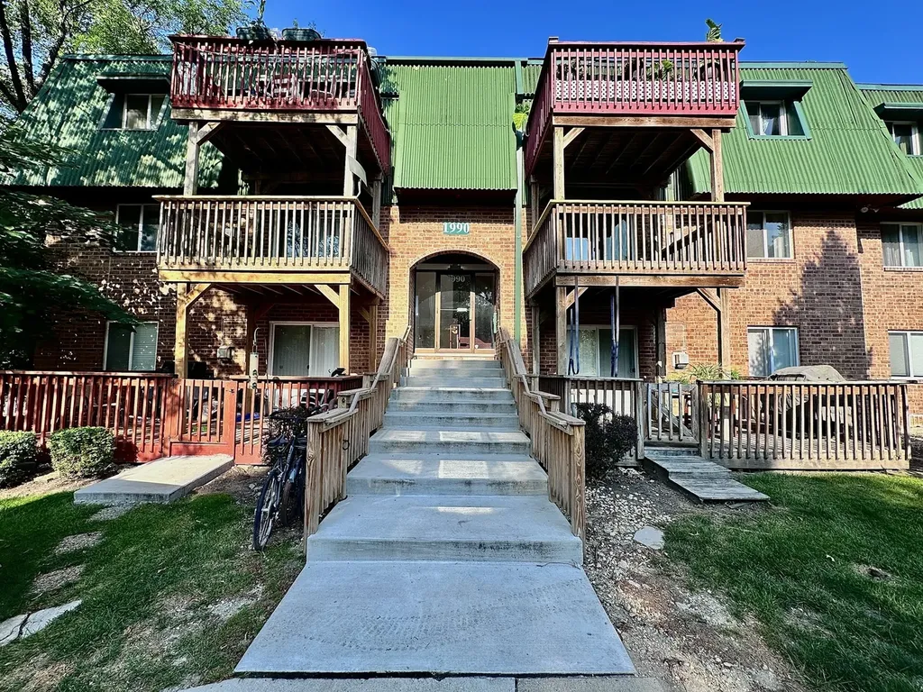1990 Tall Oaks Drive Aurora IL 60505