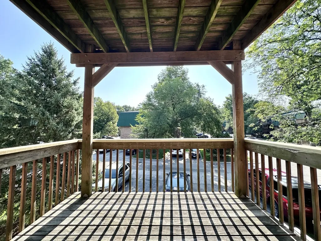 1990 Tall Oaks Drive Aurora IL 60505