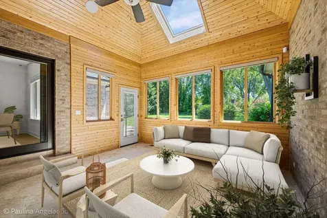 405 Fox Glove Lane Barrington IL 60010