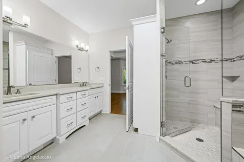 405 Fox Glove Lane Barrington IL 60010