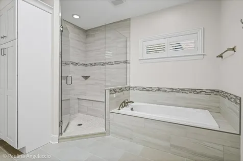 405 Fox Glove Lane Barrington IL 60010