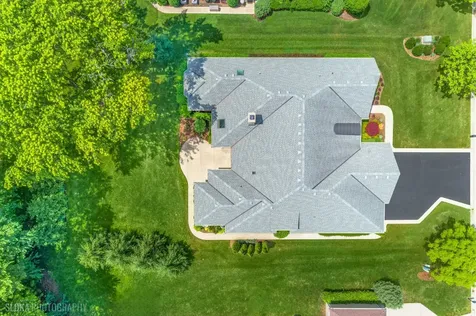 405 Fox Glove Lane Barrington IL 60010