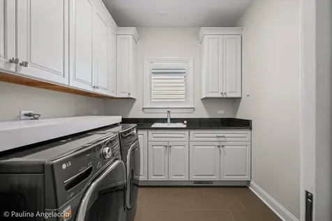 405 Fox Glove Lane Barrington IL 60010